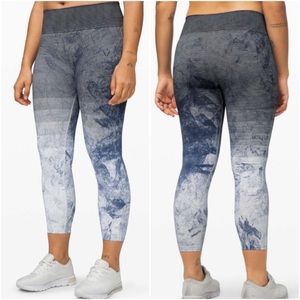 Lululemon Ebb to Train Tight *Wash White / Black / Luna Size 2 EUC